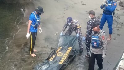 pengangkatan-bangkai-kmp-tunu-pratama-jaya-di-selat-bali,-dua-jenazah-penumpang-berhasil-dievakuasi