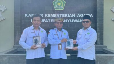 penyerahan-antologi-pantigraf-siswa-mts-dan-ma-dalam-rangka-hab-ke-80-kementerian-agama.