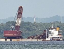 Pengangkatan Bangkai KMP Tunu Pratama Jaya di Selat Bali Terkendala Cuaca Ekstrem, Proses Bisa Molor hingga Sebulan