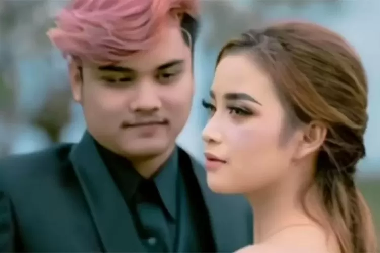 drama-pengakuan-anak-denada-berlapis:-usai-diakui-ibunya,-ressa-kini-dituntut-akui-anak-sendiri