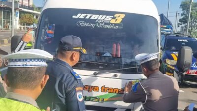 ramp-check-di-exit-tol-probolinggo-timur,-dishub-pastikan-kendaraan-laik-jalan-jelang-arus-mudik