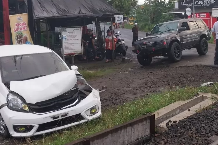 mobil-terobos-palang,-kai-ungkap-penyebab-kecelakaan-di-perlintasan-cilacap
