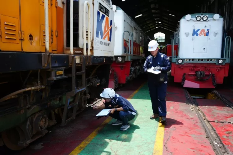 jelang-lebaran-2026,-ratusan-kereta-api-di-surabaya-diperiksa-ketat