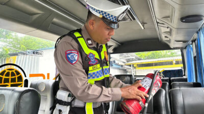 usai-di-uji-kelaikan,-belasan-bus-damri-di-banyuwangi-siap-angkut-penumpang-–-times-banyuwangi