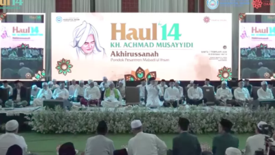 ribuan-jemaah-hadiri-haul-ke-14-kh-achmad-musayyidi-di-ponpes-mabadi’ul-ihsan-banyuwangi