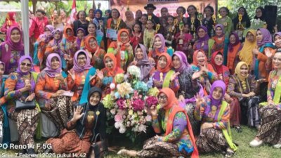 meriah!-kki-banyuwangi-rayakan-hut-ke-6-dengan-kebaya-dan-kuliner-jadul