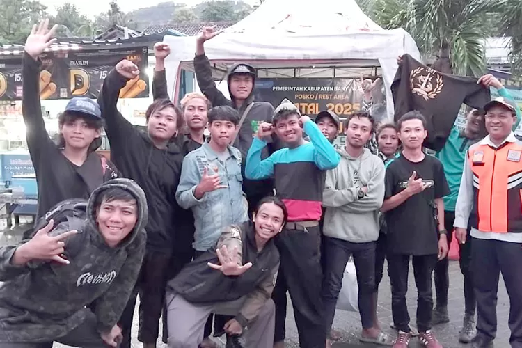 tak-terkait-pembunuhan,-12-anak-punk-di-banyuwangi-jalani-pembinaan-sementara-sebelum-dipulangkan-ke-surabaya