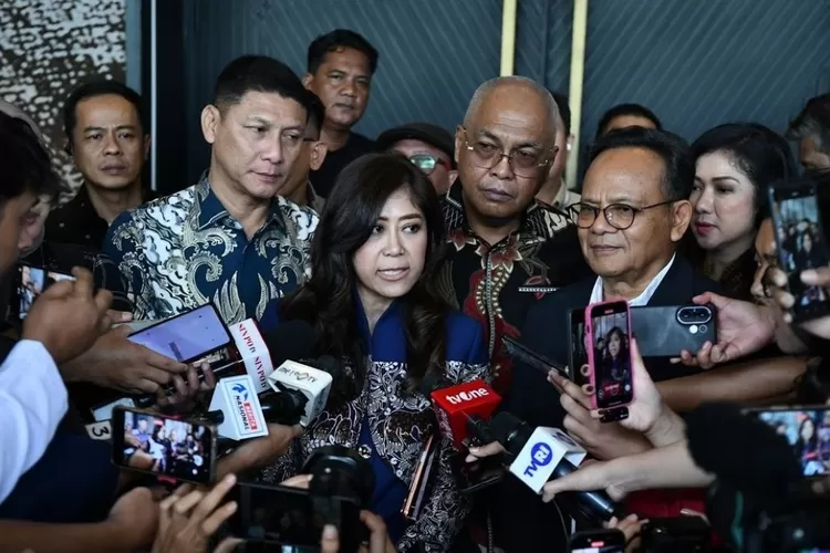 menkomdigi-ingatkan-pers:-jangan-korbankan-kepercayaan-publik-demi-ai