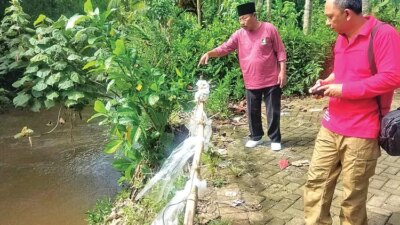 hujan-deras-picu-longsor-sempadan-jalan-di-sarongan-pesanggaran-banyuwangi,-akses-warga-terancam