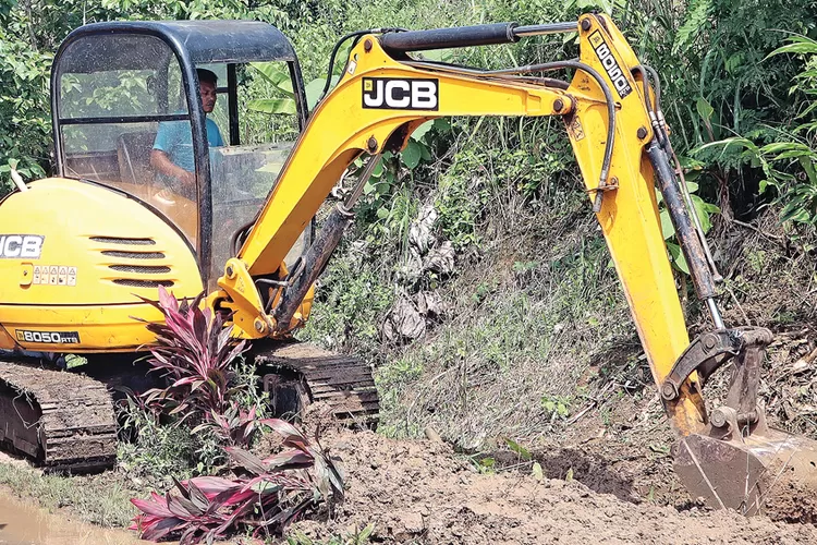 mitigasi-banjir-pesanggaran-banyuwangi,-pemkab-normalisasi-sungai-di-sungailembu-sumberagung