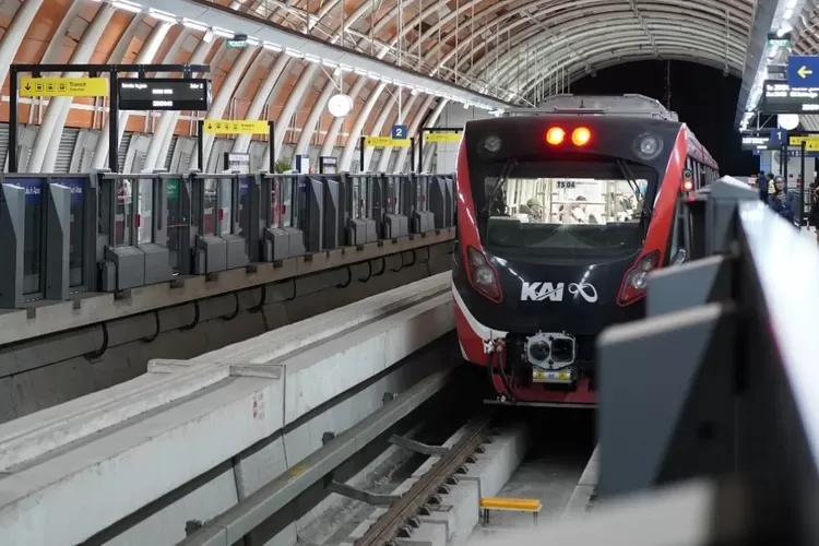 angka-penumpang-meroket,-lrt-jabodebek-ubah-wajah-transportasi-perkotaan