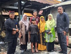 Kebakaran Pasar Tiga Berlian Banyuwangi Berdampak ke Siswa, SDN Kepatihan Salurkan Bantuan Seragam hingga Rapor Baru