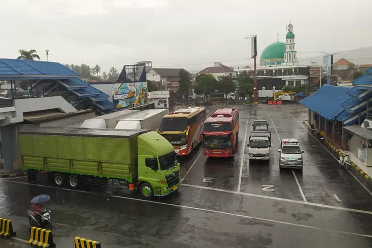 cuaca-buruk-selat-bali,-penyeberangan-ketapang–gilimanuk-ditutup-sementara-25-menit