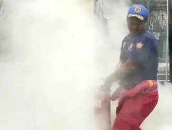 Travo PLN di Jalan Ahmad Yani Banyuwangi Terbakar, Damkarmat Bergerak Cepat Padamkan Api