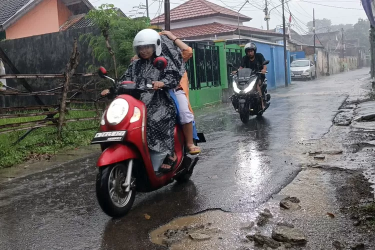 bmkg-juanda-peringatkan-cuaca-ekstrem-di-banyuwangi-hingga-20-februari,-waspadai-banjir-dan-longsor