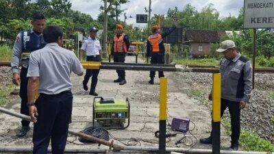 24-kecelakaan-sepanjang-2025,-kai-akhirnya-tutup-perlintasan-kereta-api-di-srengat-blitar