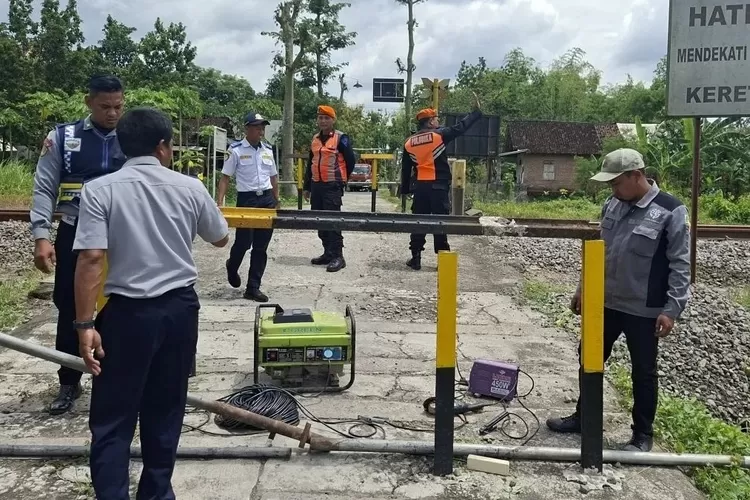 24-kecelakaan-sepanjang-2025,-kai-akhirnya-tutup-perlintasan-kereta-api-di-srengat-blitar