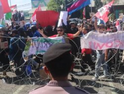 Tolak Pilkada Tidak Langsung, Aliansi BEM SI Jatim Demo di DPRD Jatim Bawa Lima Tuntutan
