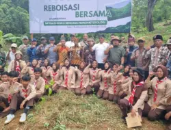 Mitigasi Bencana Hidrometeorologi Banyuwangi Gotong Royong Tanam 20 Ribu Pohon di Kawasan Hulu