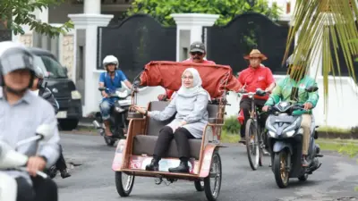 bupati-banyuwangi-ngantor-naik-becak-listrik