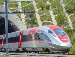 Diskon Tiket Hingga 100 Persen, Ini Strategi Pemerintah Dongkrak Ekonomi di Tengah Beban Utang Whoosh