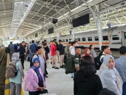Kereta Api Harina Terlambat 102 Menit Usai Tertemper Mobil di Petak Brumbung-Alastua, Begini Penjelasan Resmi KAI