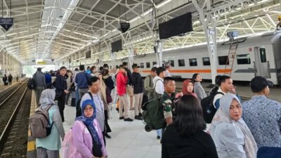 kereta-api-harina-terlambat-102-menit-usai-tertemper-mobil-di-petak-brumbung-alastua,-begini-penjelasan-resmi-kai
