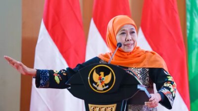 gubernur-khofifah-bersaksi-di-sidang-korupsi-dana-hibah-jatim,-tegas-bantah-fee-ijon-5–30-persen