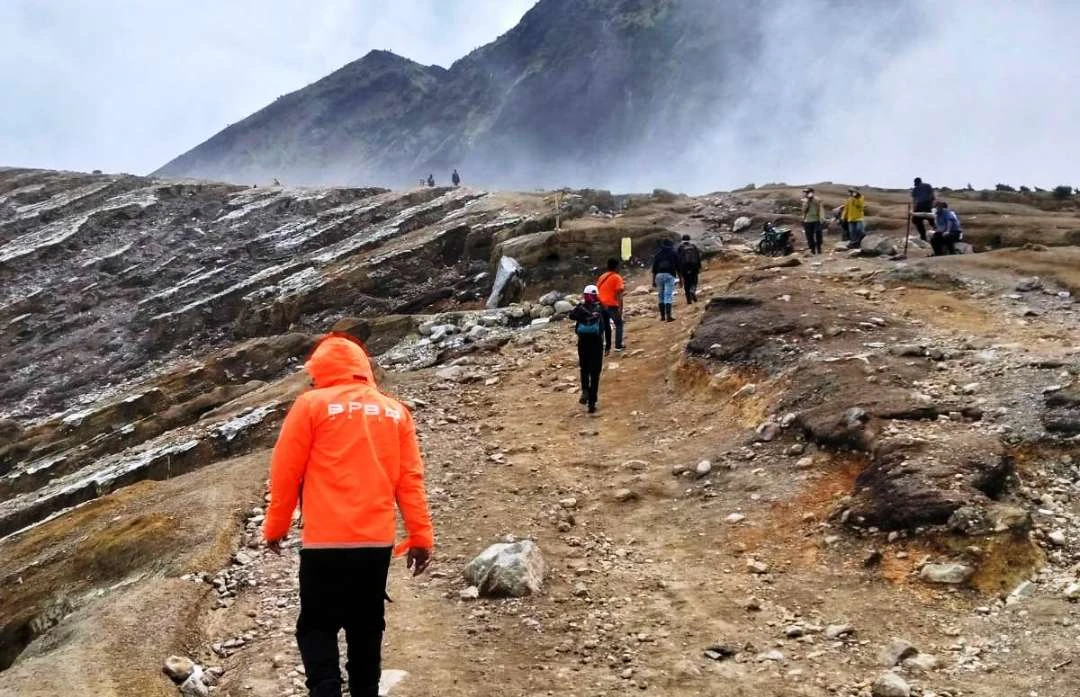 selama-proses-pencarian-pendaki-hilang,-twa-kawah-ijen-ditutup