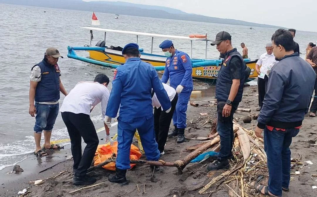 ditemukan-body-part-di-pantai-wilayah-desa-bangsring,-banyuwangi