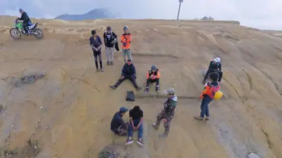 pendaki-hilang-di-ijen-ditemukan-selamat,-berada-ditebing-dalam-kondisi-lemas