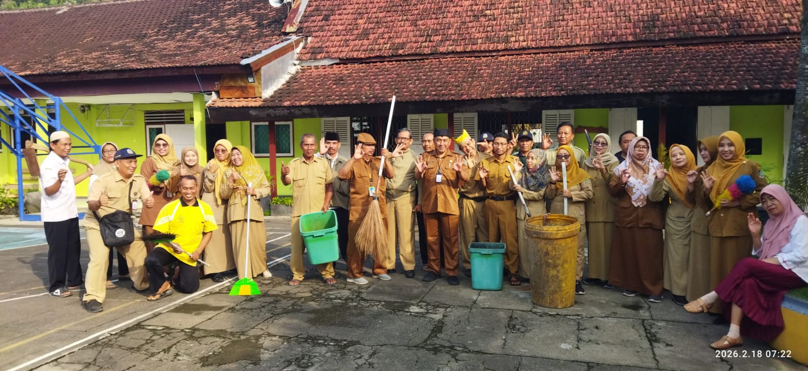 warga-smpn-2-rogojampi-turut-sukseskan-gerakan-banyuwangi-asri