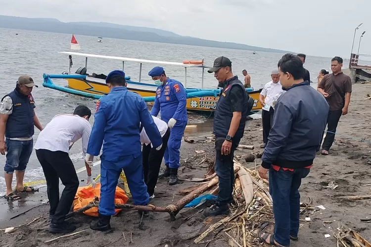 geger!-potongan-tubuh-manusia-ditemukan-di-pantai-kampung-lobster-banyuwangi,-polisi-selidiki-identitas-korban