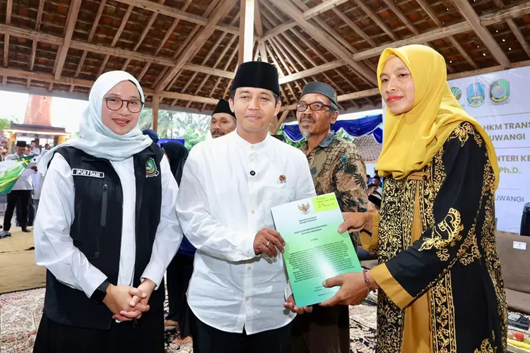 raja-juli-antoni-tuntaskan-tora-banyuwangi-160,735-hektare,-26-desa-resmi-kantongi-sk-reforma-agraria