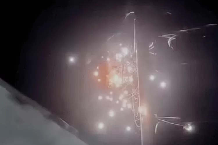 kebakaran-kabel-listrik-di-kebalenan-banyuwangi-picu-kepanikan,-damkarmat-pastikan-tak-ada-korban