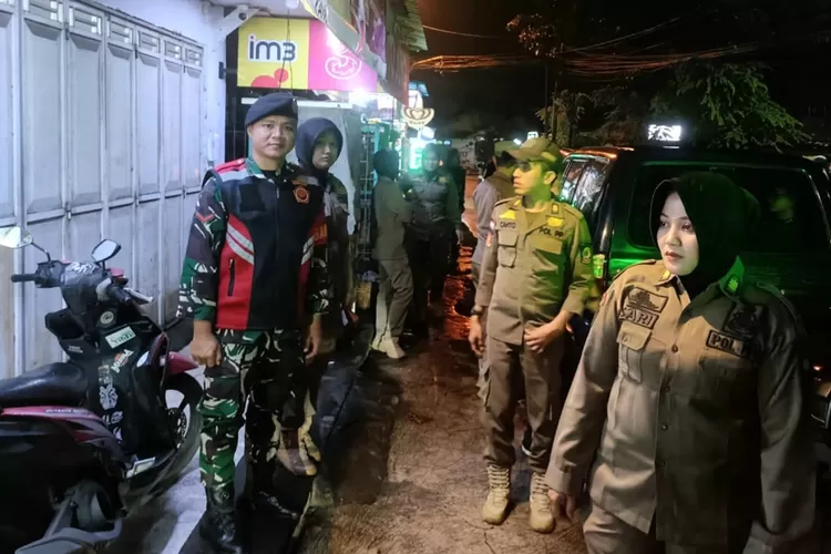 satpol-pp-dan-tni-polri-sidak-tempat-hiburan-malam-banyuwangi,-pastikan-patuh-se-ramadan