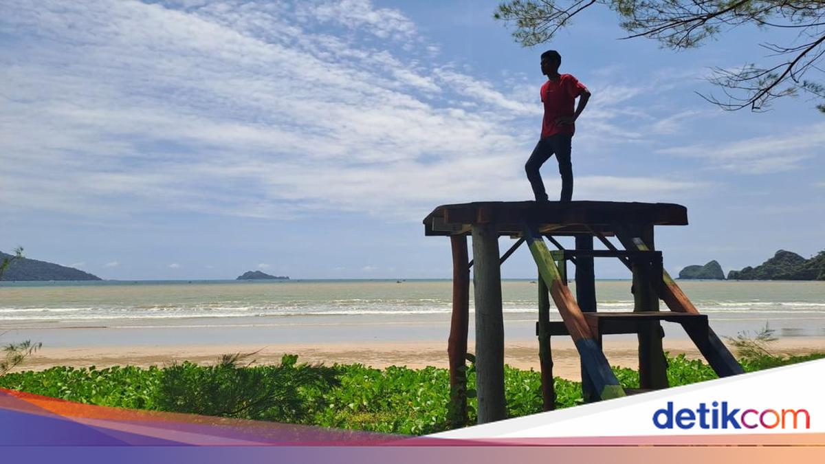 ngabuburit-sambil-nikmati-senja-di-pantai-eksotis-banyuwangi
