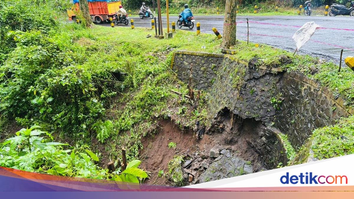 belum-setahun-diremajakan,-jalur-gumitir-ambles-dengan-retakan-6-meter