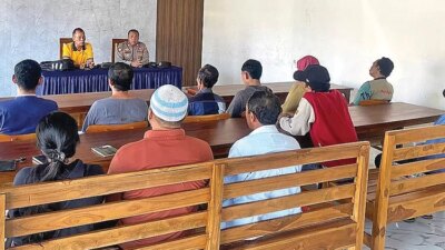 polsek-purwoharjo-tindak-balap-liar-di-jalan-raya-karetan,-14-motor-diamankan,-orang-tua-dipanggil-ke-mapolsek