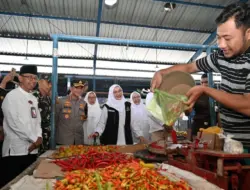 Bupati Banyuwangi Bersama Forkopimda Cek Harga Bahan Pokok di Pasar Tradisional