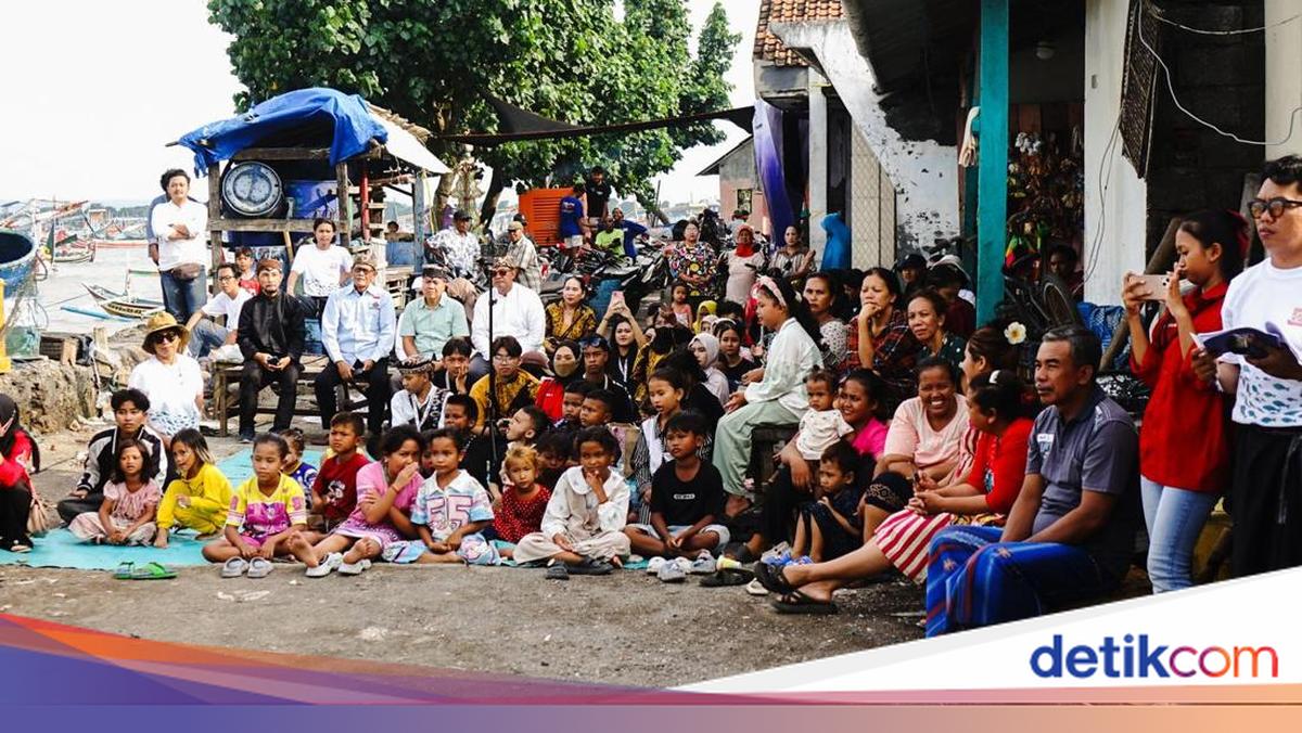 ratusan-perempuan-pesisir-banyuwangi-ikuti-festival-layar-puan