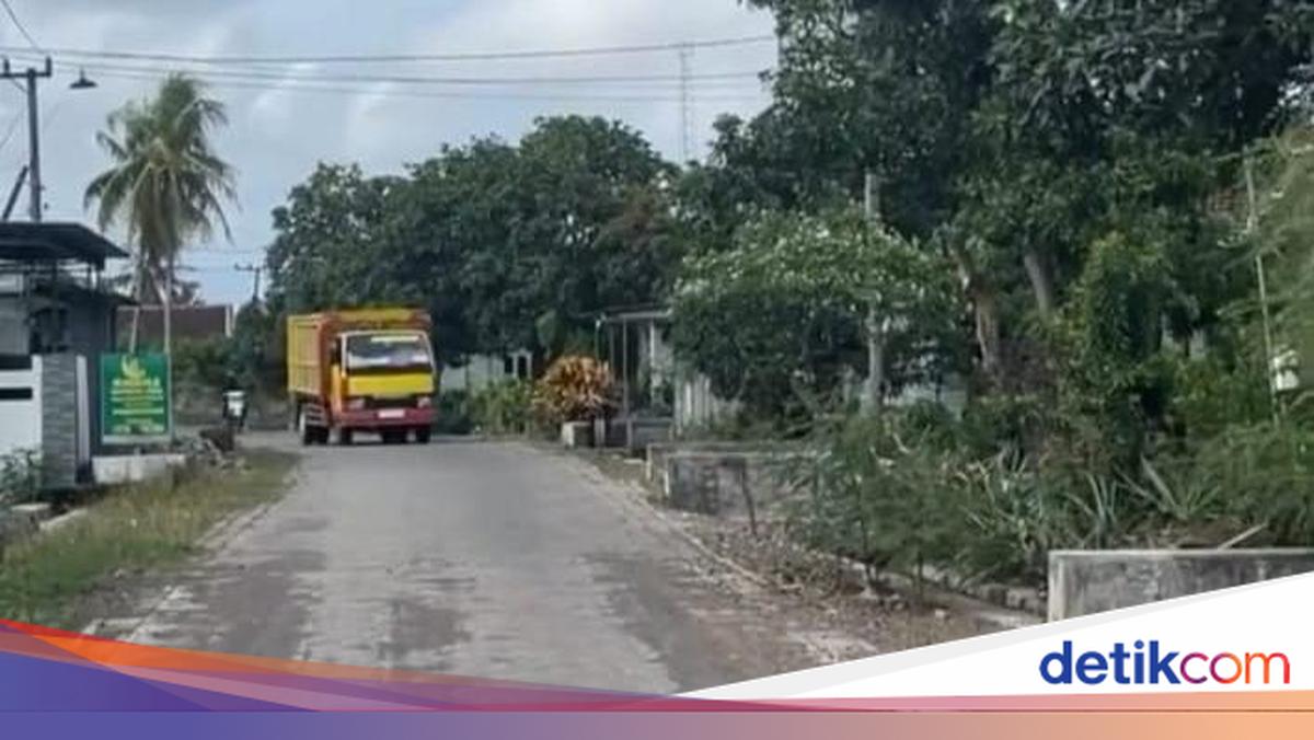 pt-bsi-pavingisasi-jalan-ringinagung-banyuwangi-jelang-lebaran