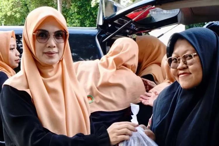 dharma-wanita-banyuwangi-tebar-10-ribu-takjil-di-60-titik