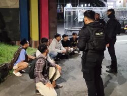 Hendak Perang Sarung, Enam Remaja Diamankan Polresta Banyuwangi di GOR Tawangalun Saat Patroli Sahur