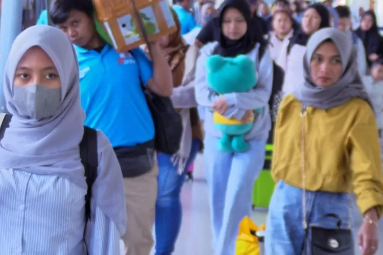 fakta-terbaru-bps,-kereta-api-melejit,-angkutan-udara-domestik-melemah