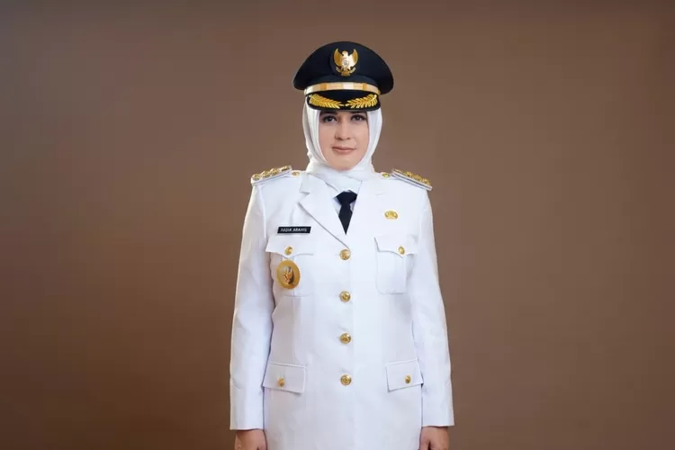 profil-bupati-pekalongan-fadia-arafiq-yang-terkena-ott-kpk