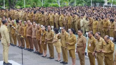 wagub-ntt-johni-asadoma-minta-pppk-rajin-dan-disiplin,-pemprov-cari-solusi-isu-pemangkasan-9-ribu-pegawai
