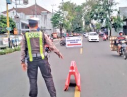Rekayasa Lalu Lintas Pasar Rogojampi Banyuwangi Selama Ramadan, Polisi Alihkan Kendaraan Roda Empat ke Atas