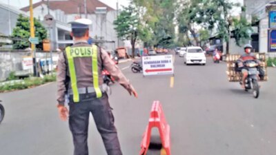 rekayasa-lalu-lintas-pasar-rogojampi-banyuwangi-selama-ramadan,-polisi-alihkan-kendaraan-roda-empat-ke-atas