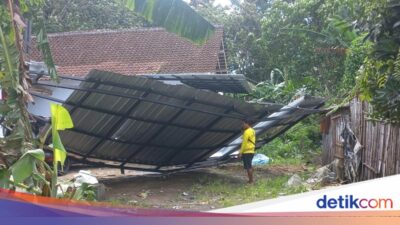 39-rumah-di-banyuwangi-rusak-diterjang-puting-beliung